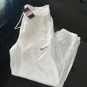 NIKE - WINDBREAKER MESH SWEATS MEDIUM